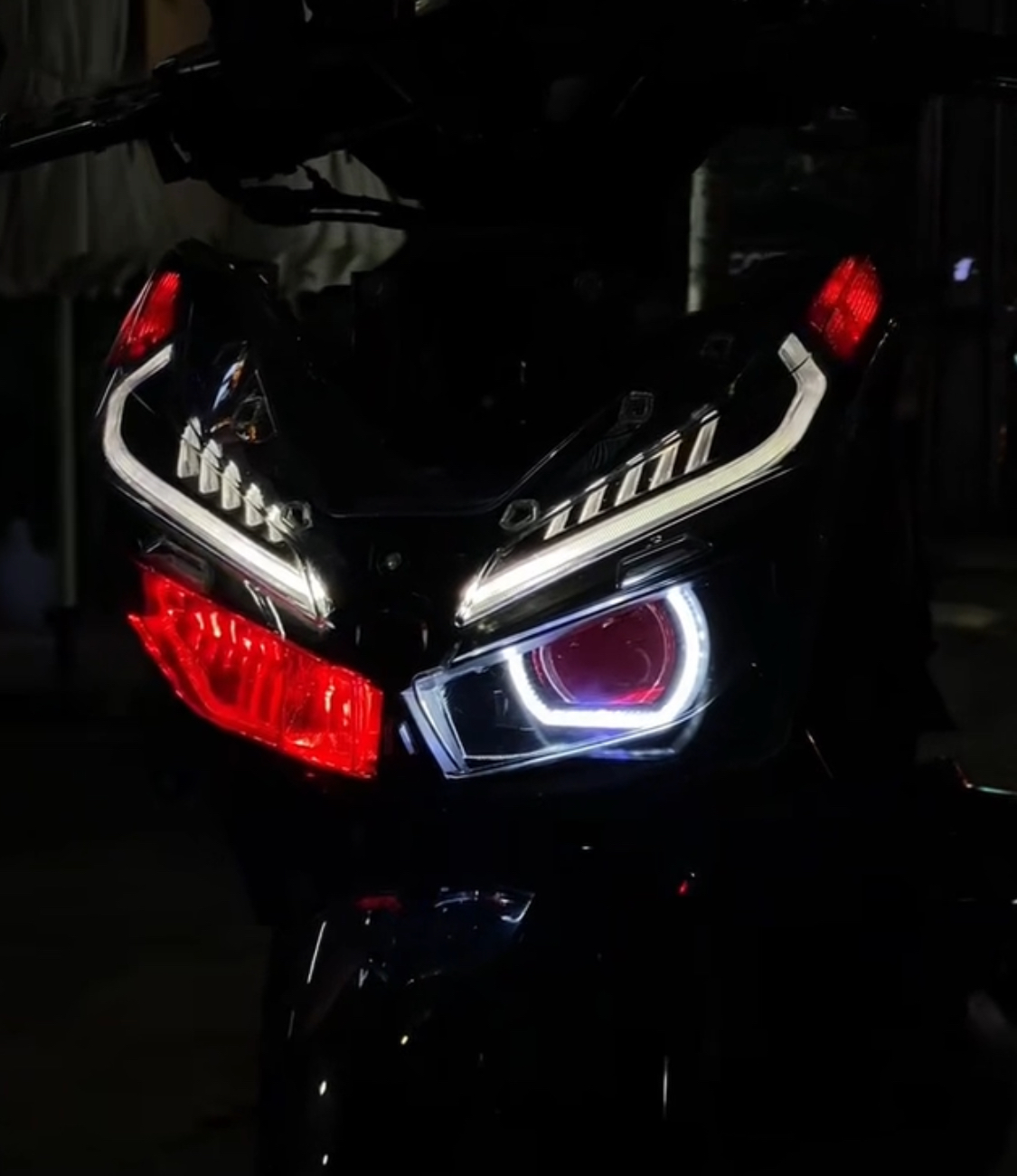 Đèn Bi Cầu Vario 125 - 150 ( Titan Moto F200 Storm )